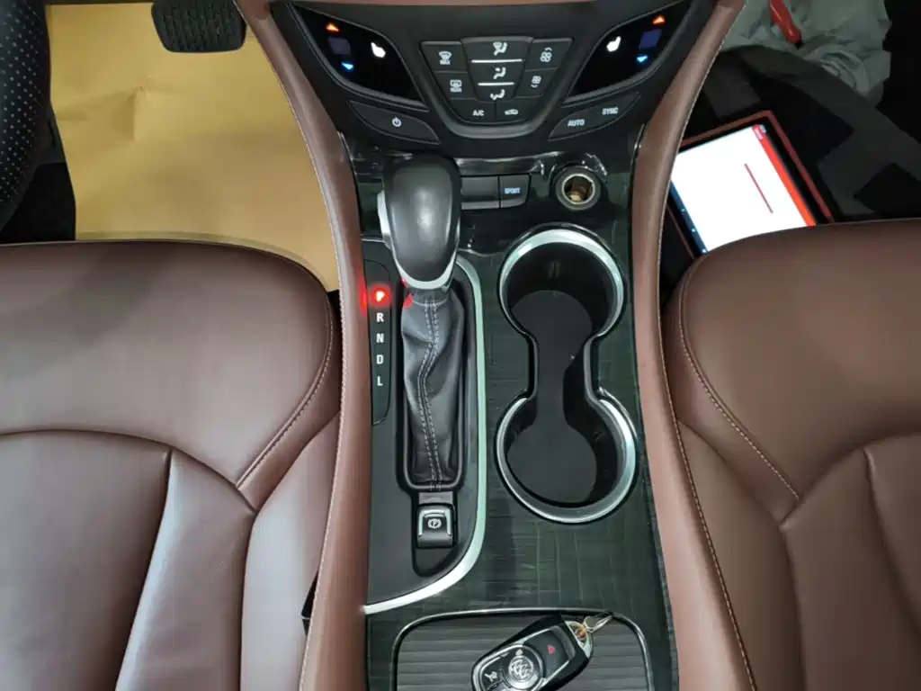 Buick Envision Plus 2020 — фото 14