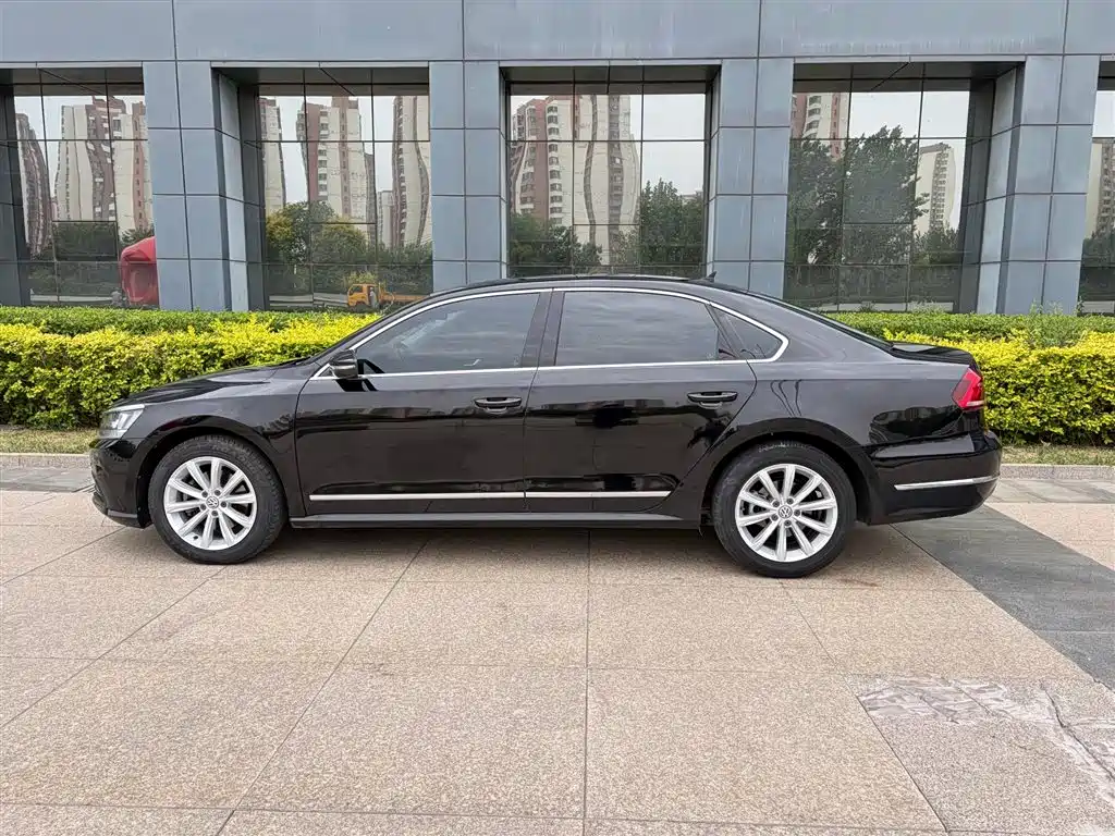 Volkswagen Passat 2018 — фото 4