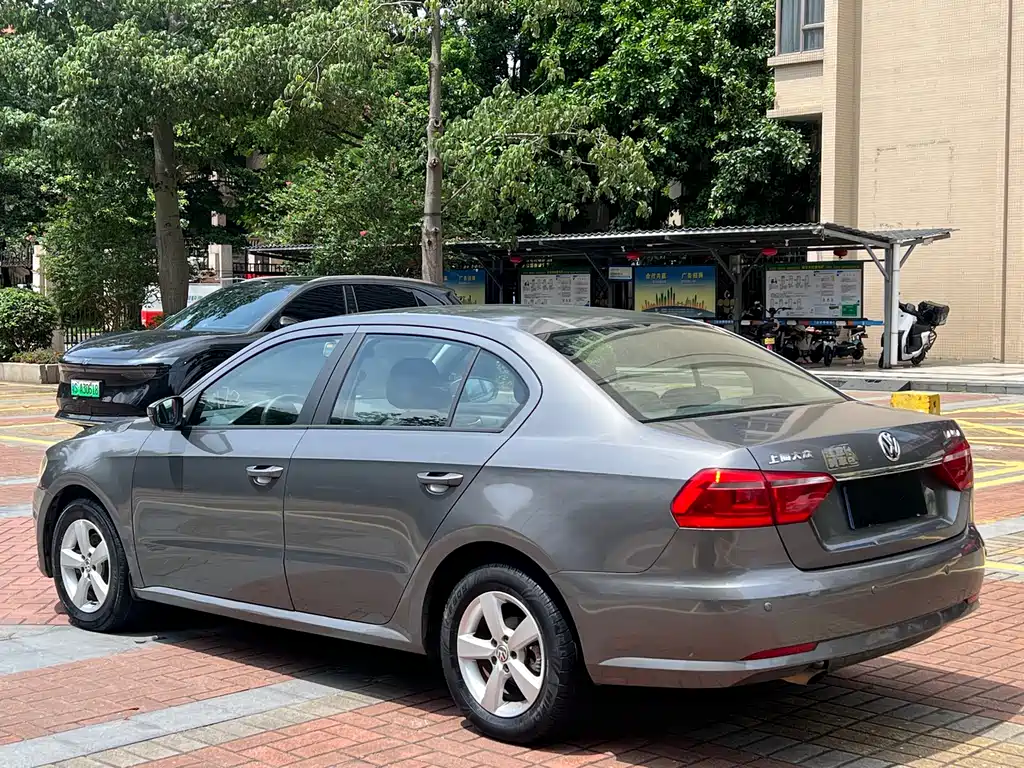 Volkswagen Lavida 2013