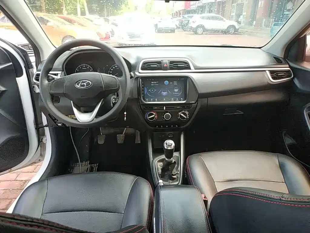 Hyundai Accent 2018 — фото 10