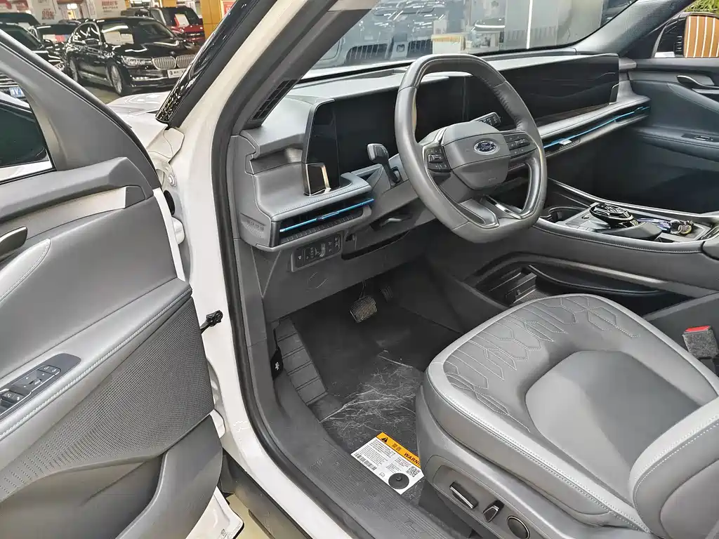 Ford Edge 2024 — фото 17