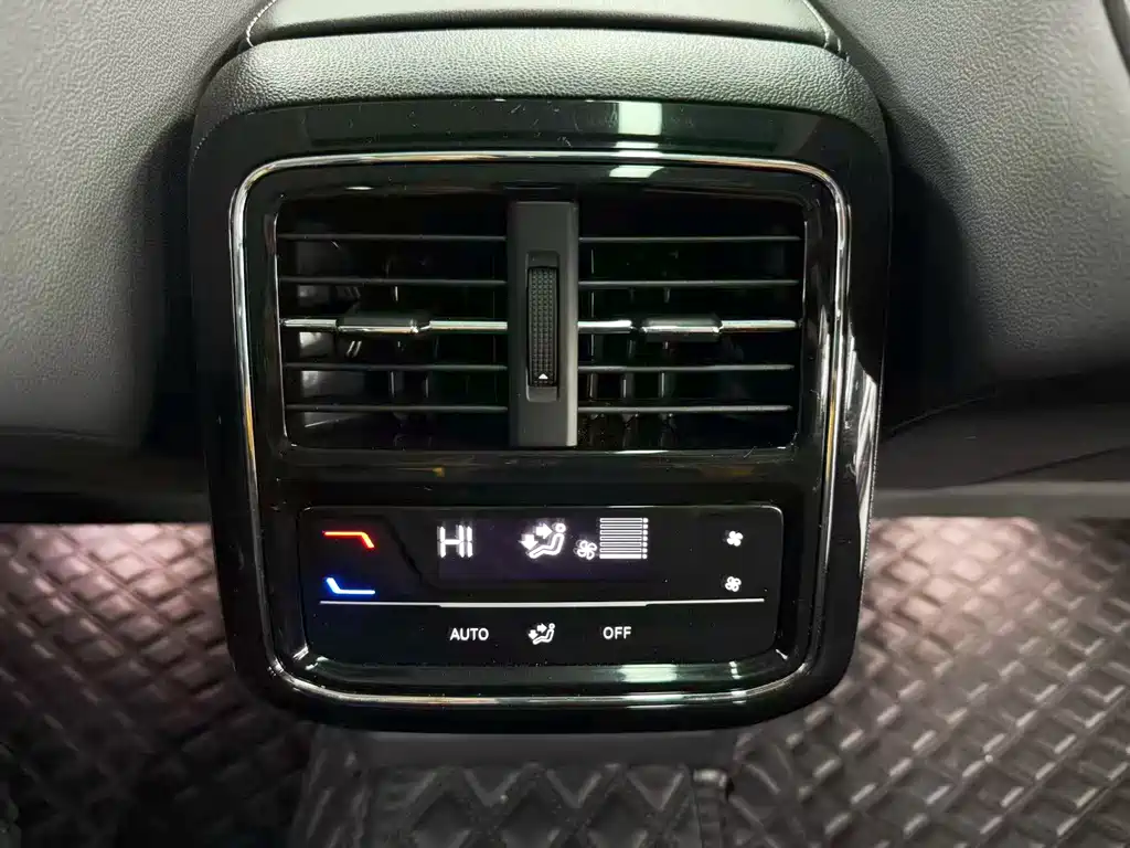 Volkswagen Passat 2023 — фото 19