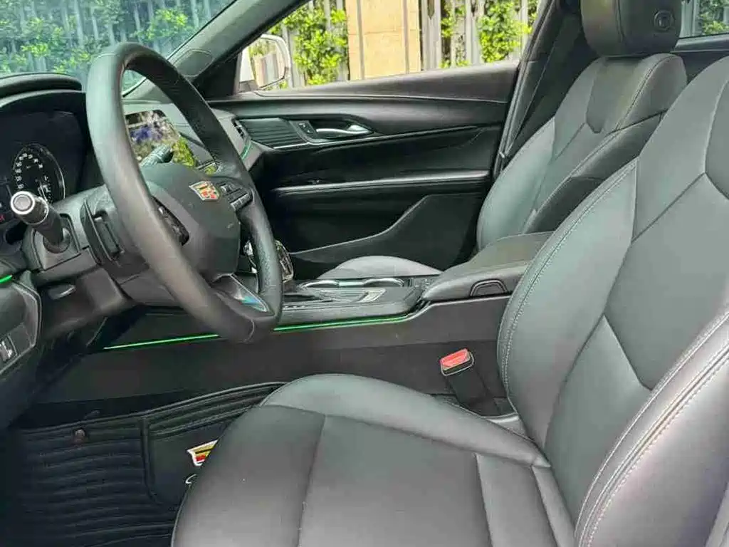 Cadillac CT4 2020 — фото 9