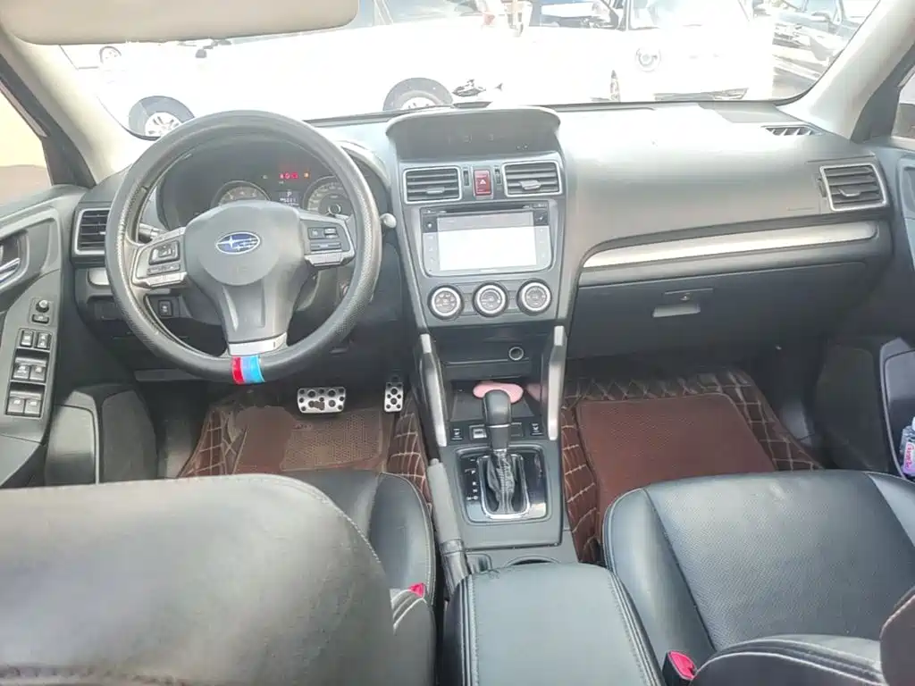 Subaru Forester 2015 — фото 10