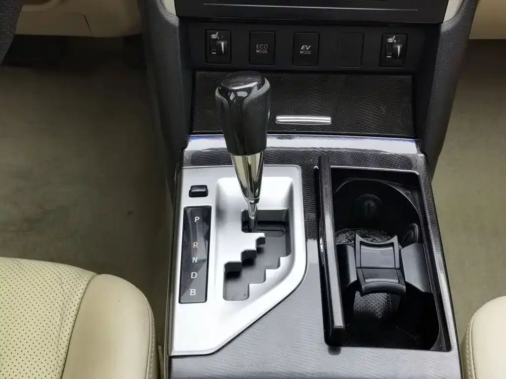 Toyota Camry 2015 — фото 13