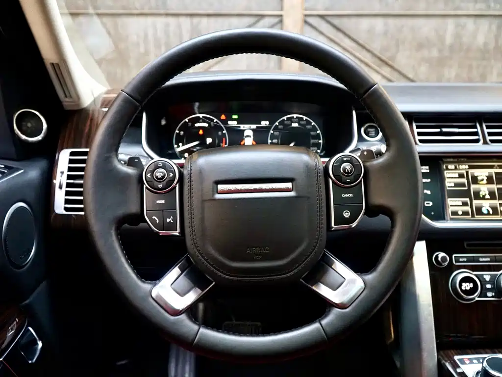 Land Rover Range Rover 2015 — фото 15