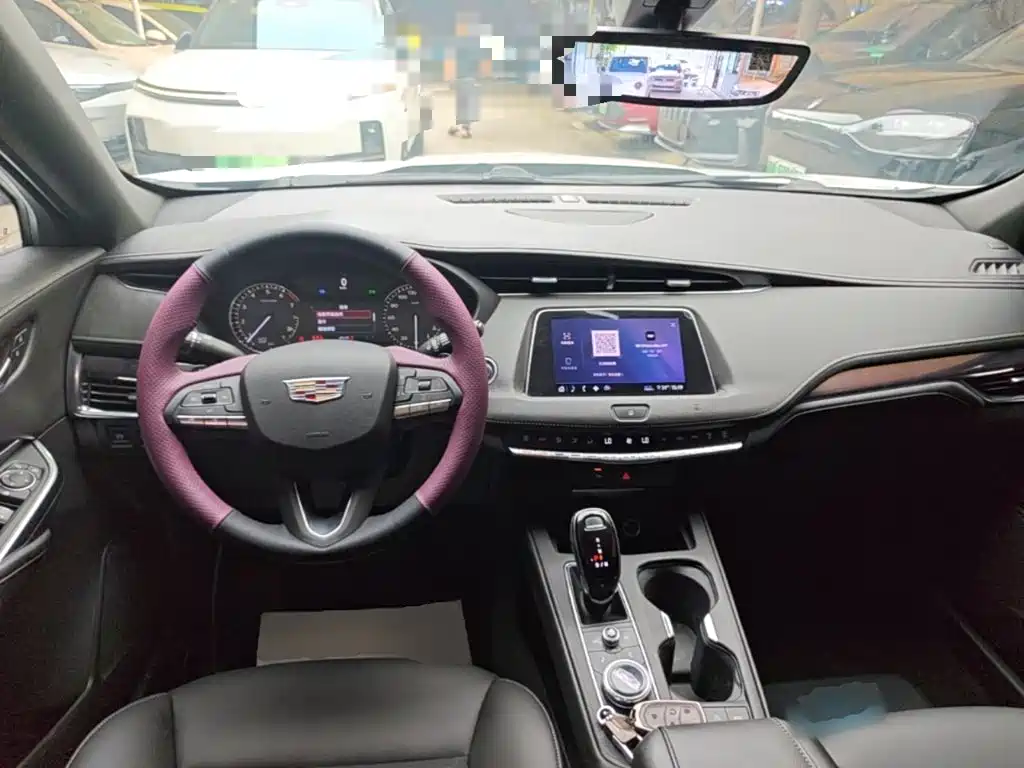 Cadillac XT4 2020 — фото 10