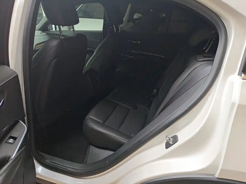 Cadillac XT4 2020 — фото 17