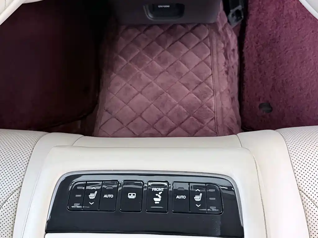 Lexus LS 2019 — фото 19