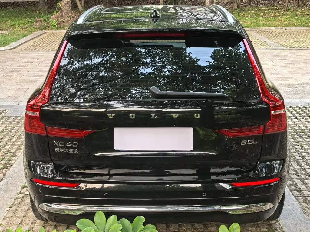 Volvo XC60 2022 — фото 22