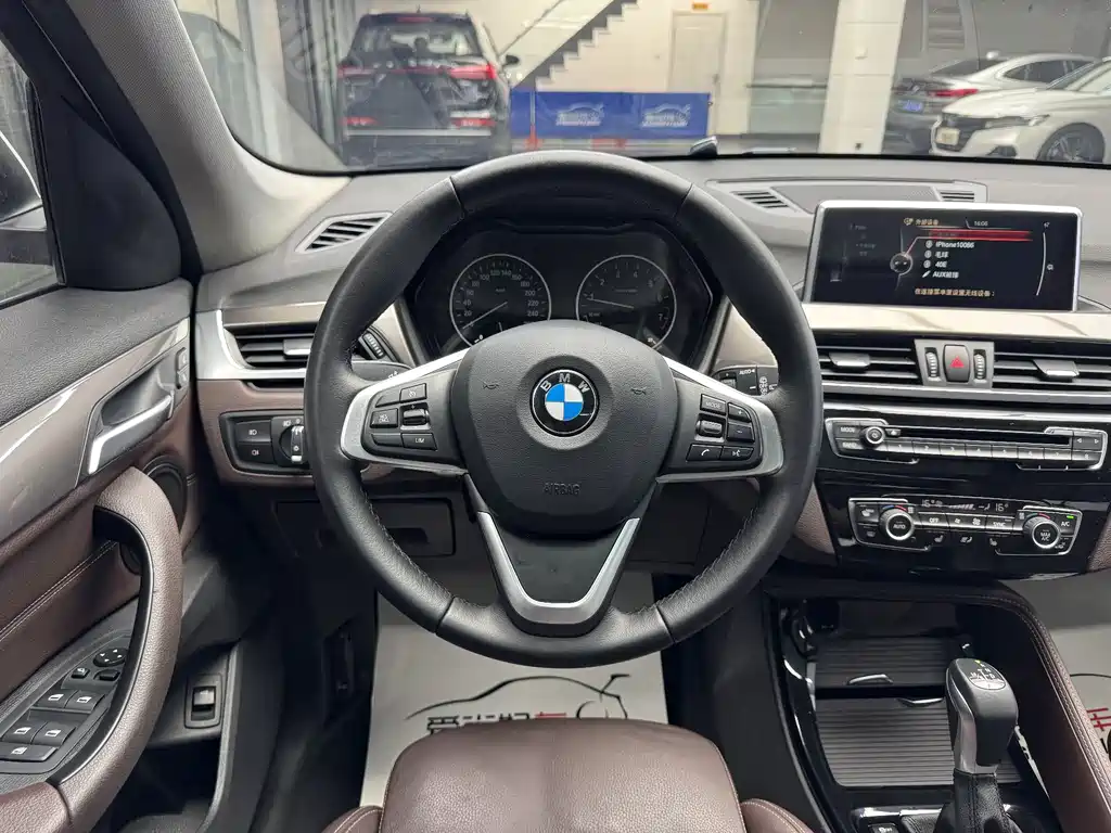 BMW X1 2016 — фото 11