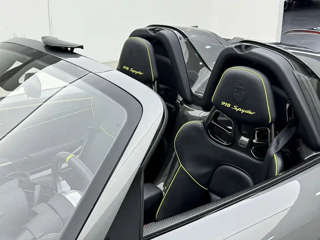 Porsche 918 Spyder 2015 — фото 14
