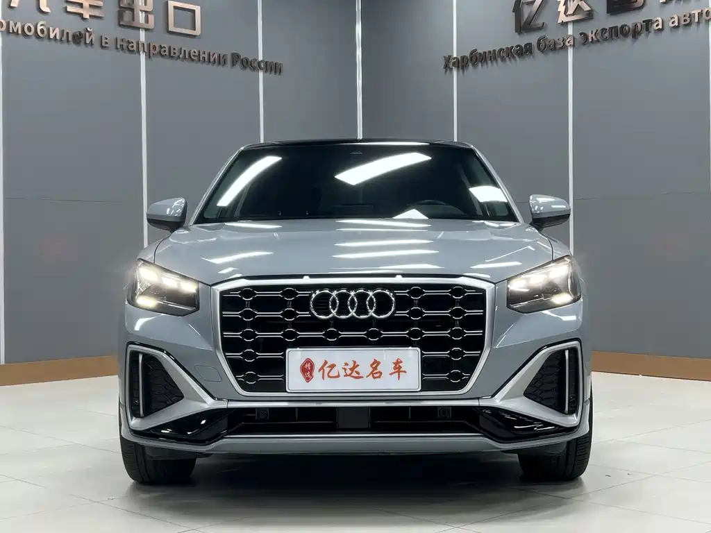 Audi Q2L 2022 — фото 2
