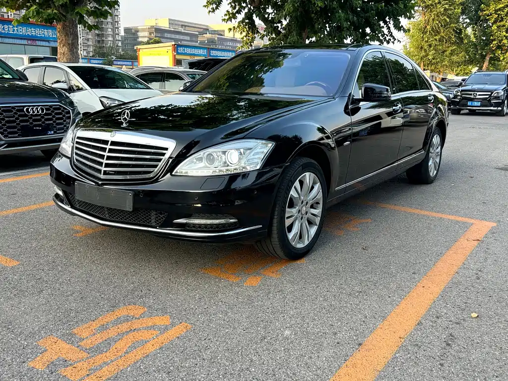 Mercedes-Benz S-Class 2013