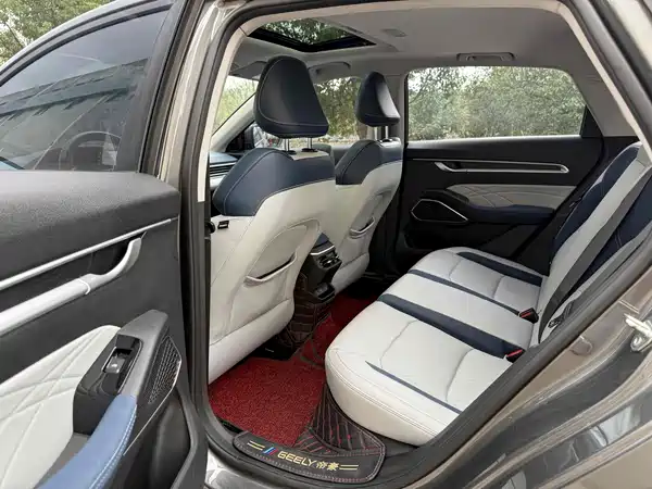 Geely Emgrand 2023