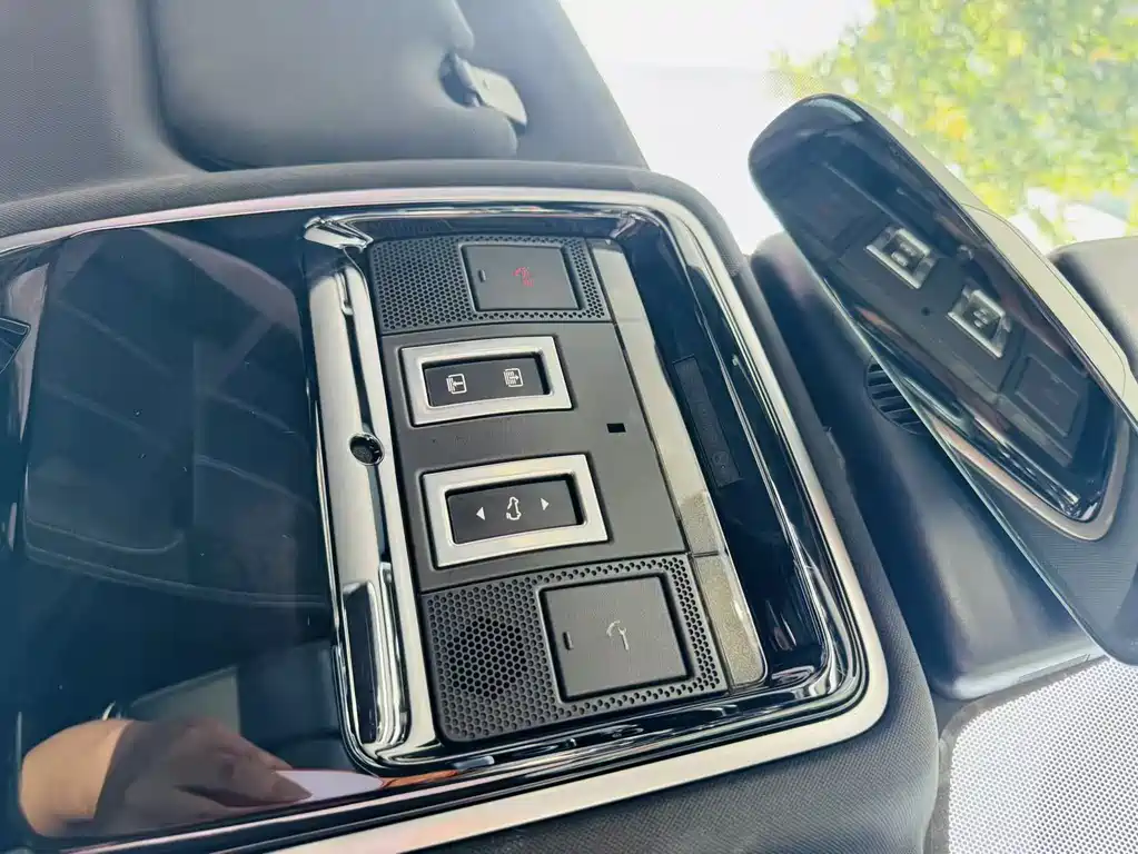 Land Rover Velar 2021 — фото 20