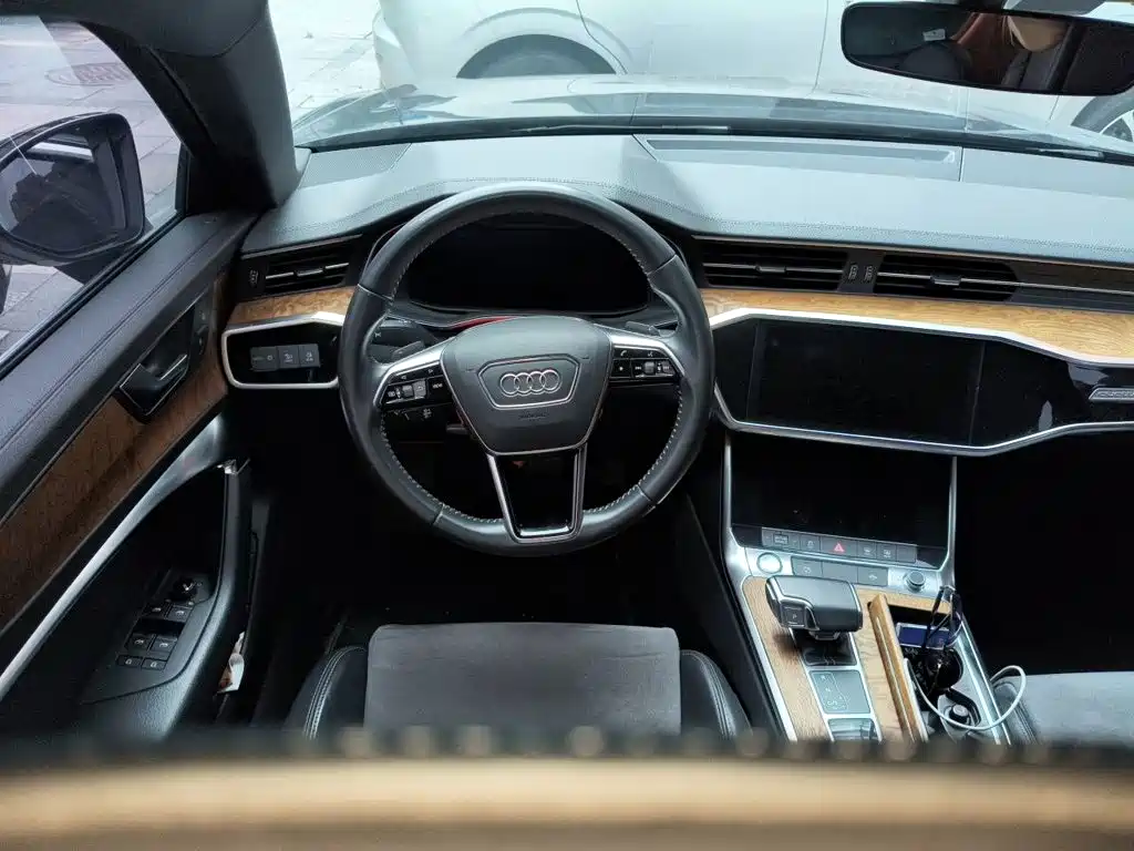 Audi A6L 2020