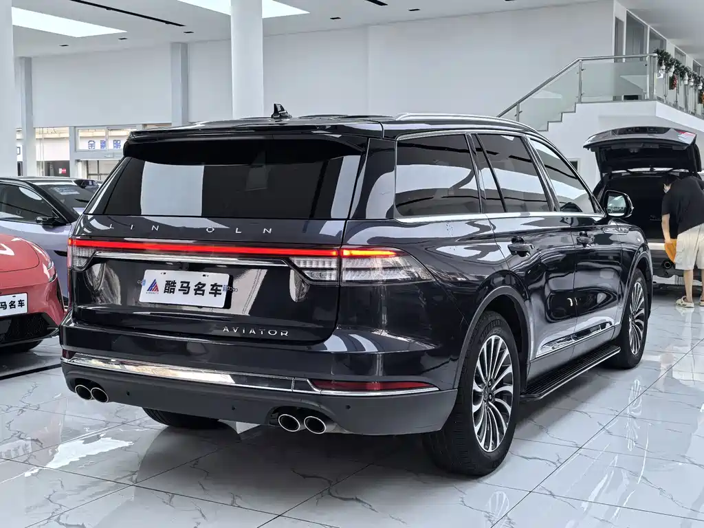 Lincoln Aviator 2020 — фото 16