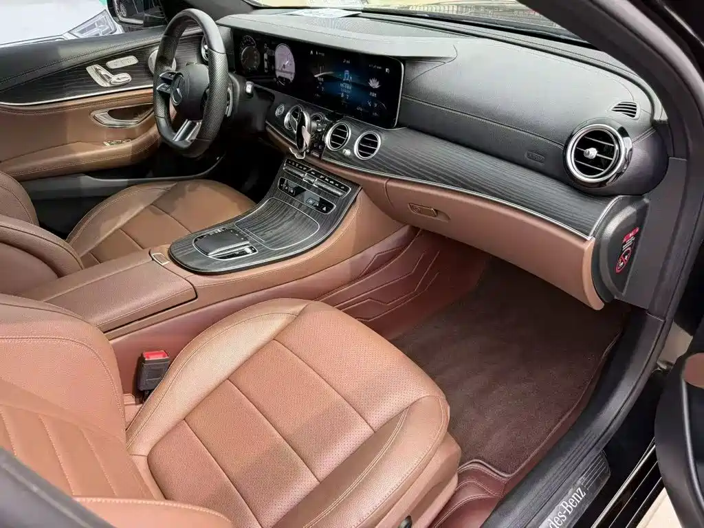Mercedes-Benz E-Class 2021 — фото 25