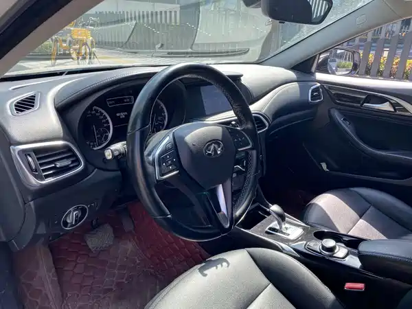 Infiniti QX30 2017