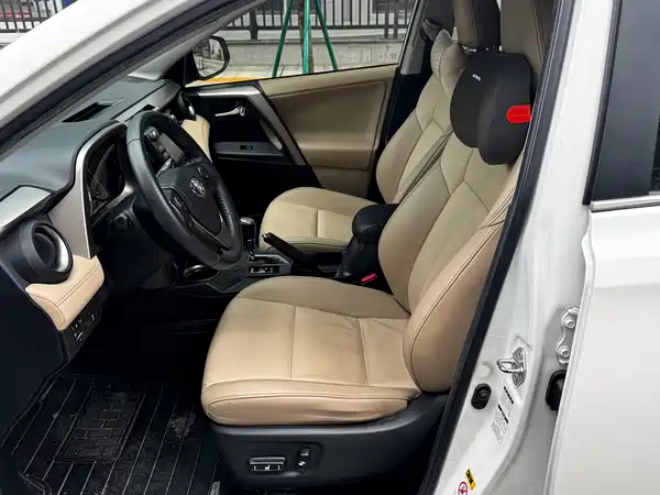 Toyota RAV4 2014