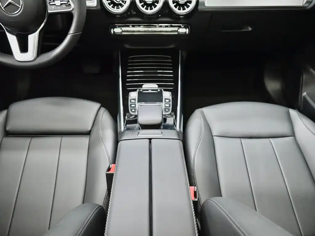 Mercedes-Benz GLB 2023 — фото 10