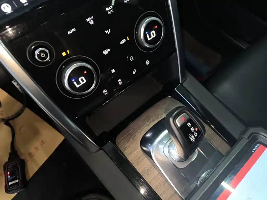 Land Rover Discovery Sport 2021 — фото 14