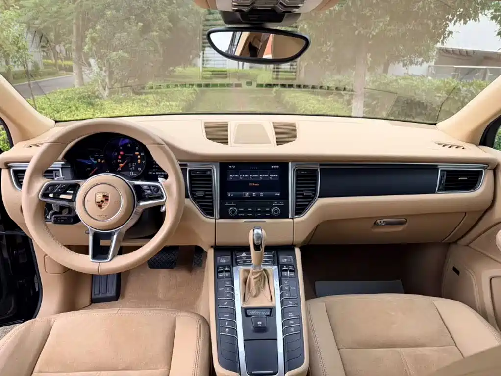Porsche Macan 2017 — фото 10