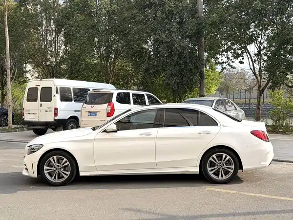 Mercedes-Benz C-Class 2020