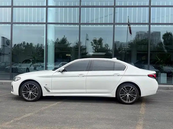 BMW 5 Series 2023