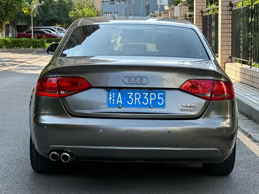 Audi A4L 2011