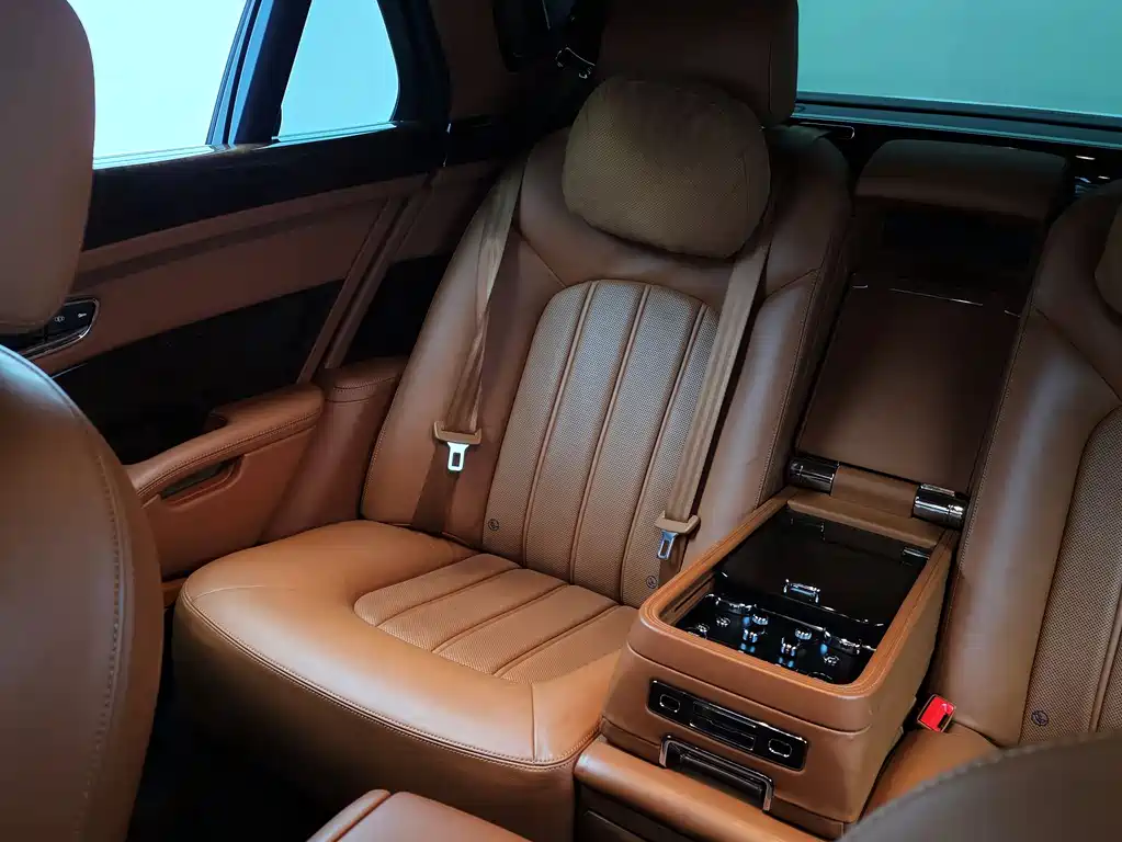 Bentley Mulsanne 2012 — фото 12