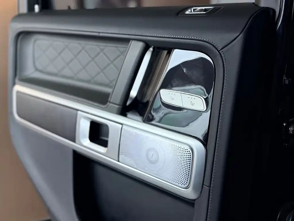 Mercedes-Benz G-Class 2023 — фото 14