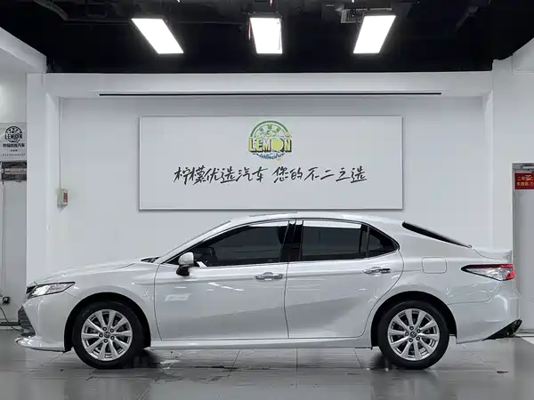 Toyota Camry 2019