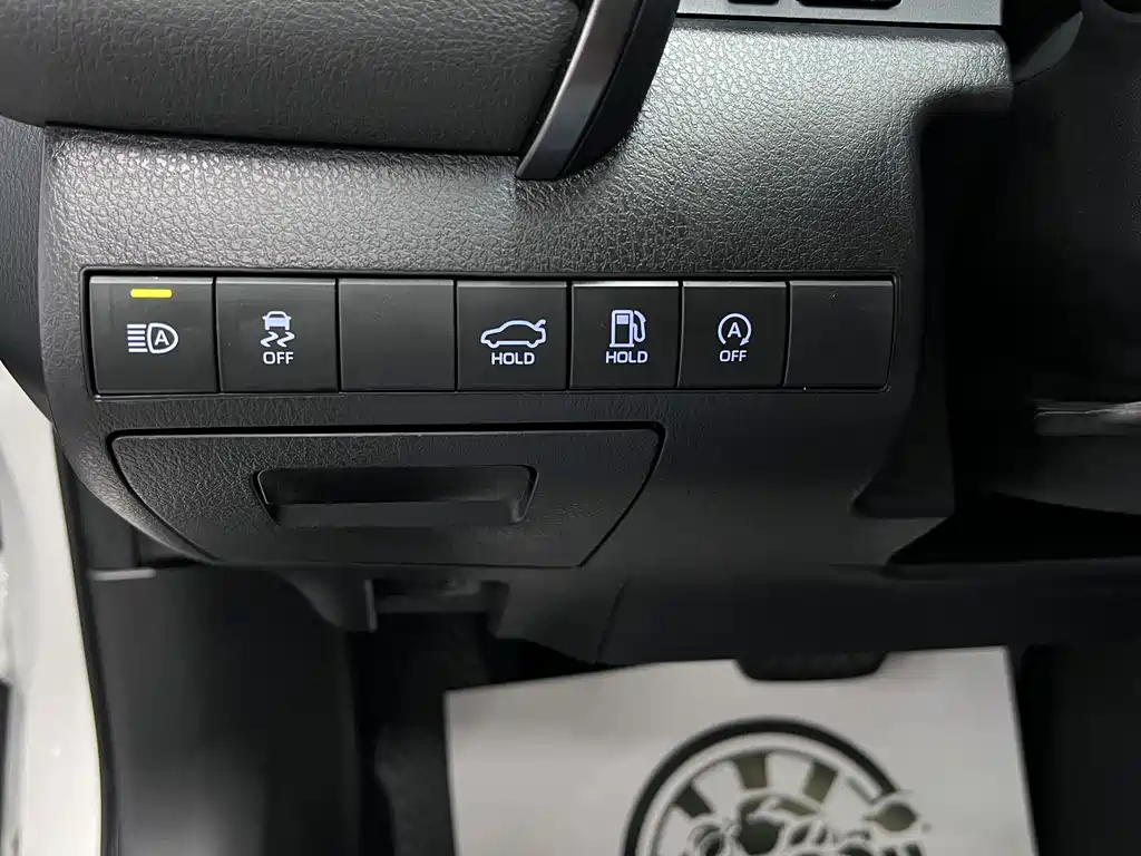 Toyota Camry 2019 — фото 33