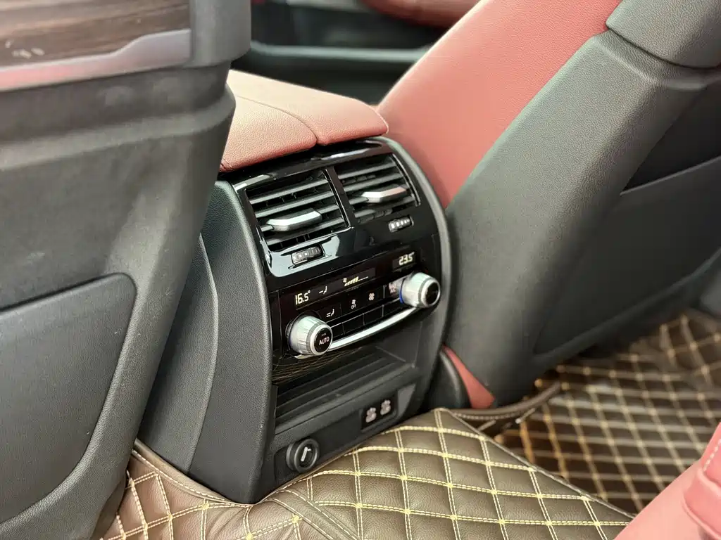 BMW 5 Series 2021 — фото 14
