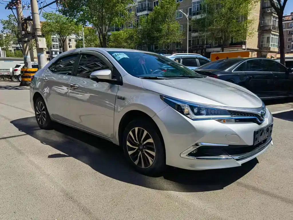 Toyota Corolla Hybrid 2021 — фото 3