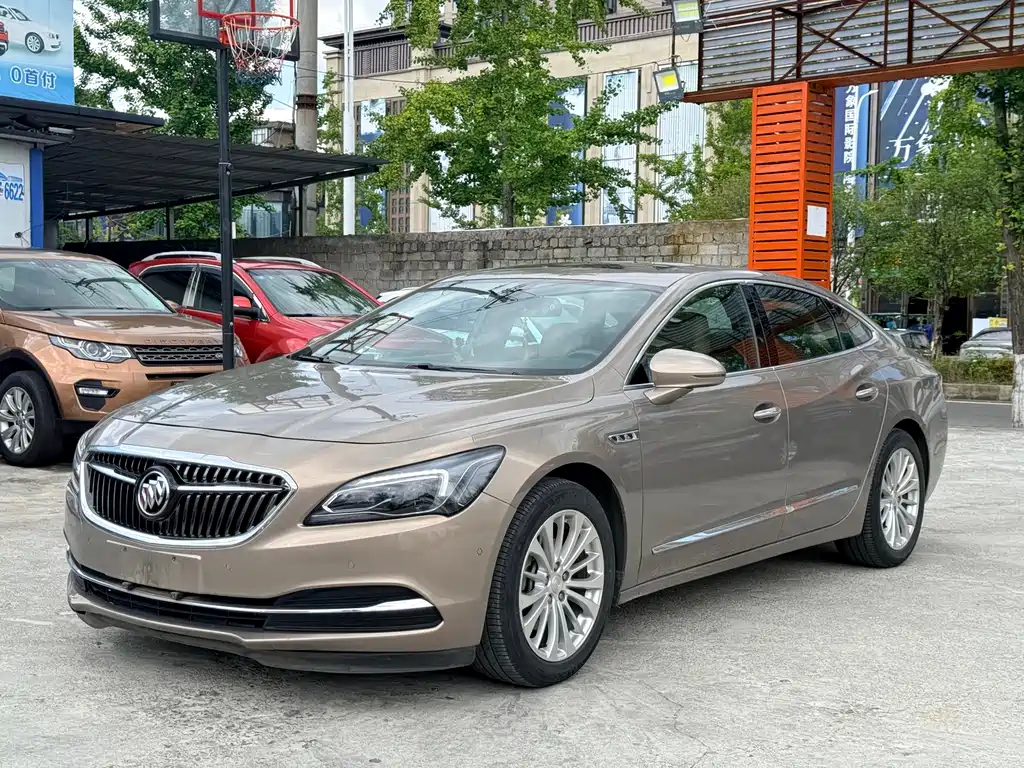 Buick LaCrosse 2018 — фото 1