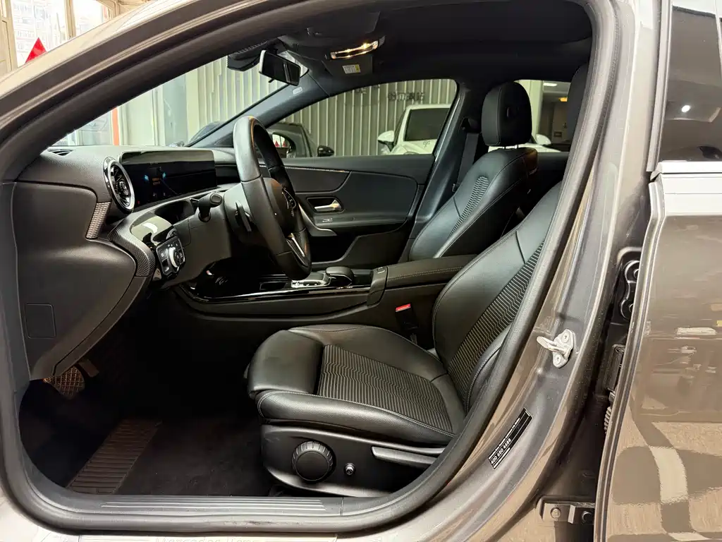 Mercedes-Benz A-Class 2020 — фото 11