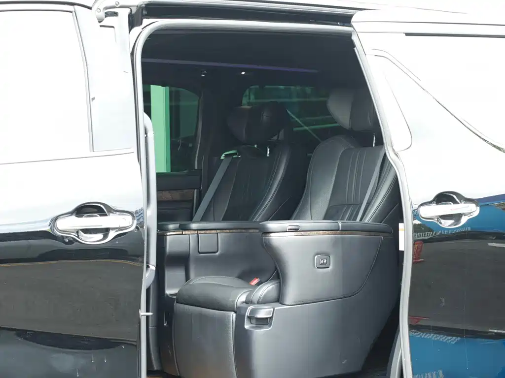 Toyota Alphard 2019 — фото 8