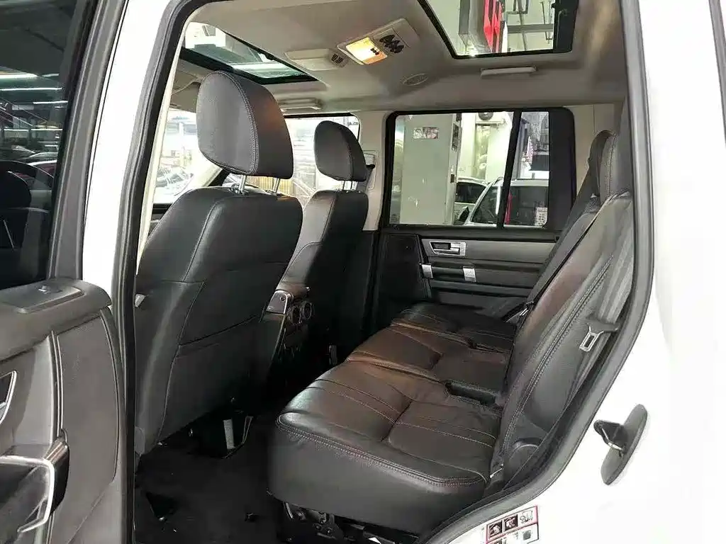 Land Rover Discovery 2015 — фото 6