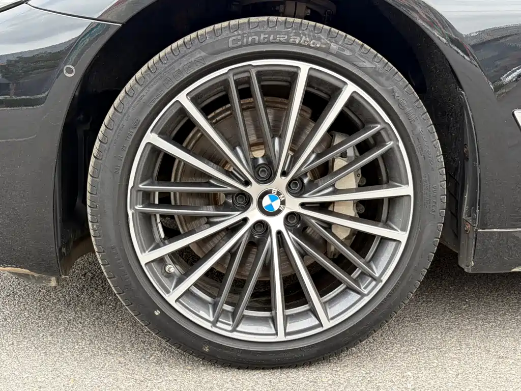 BMW 5 Series 2023