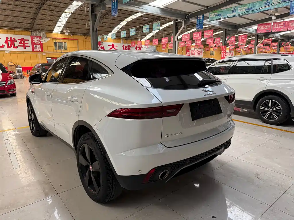 Jaguar E-PACE 2020 — фото 4
