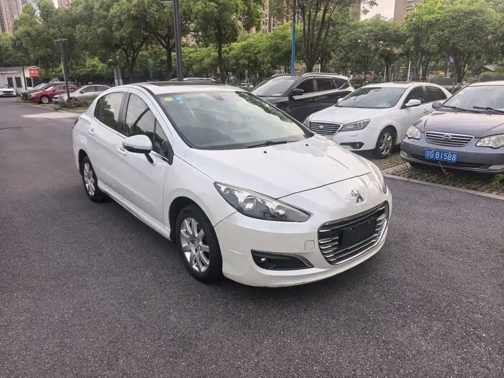 Peugeot 308 2016 — фото 3