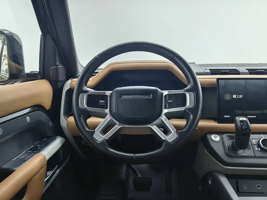 Land Rover Defender 2023 — фото 11