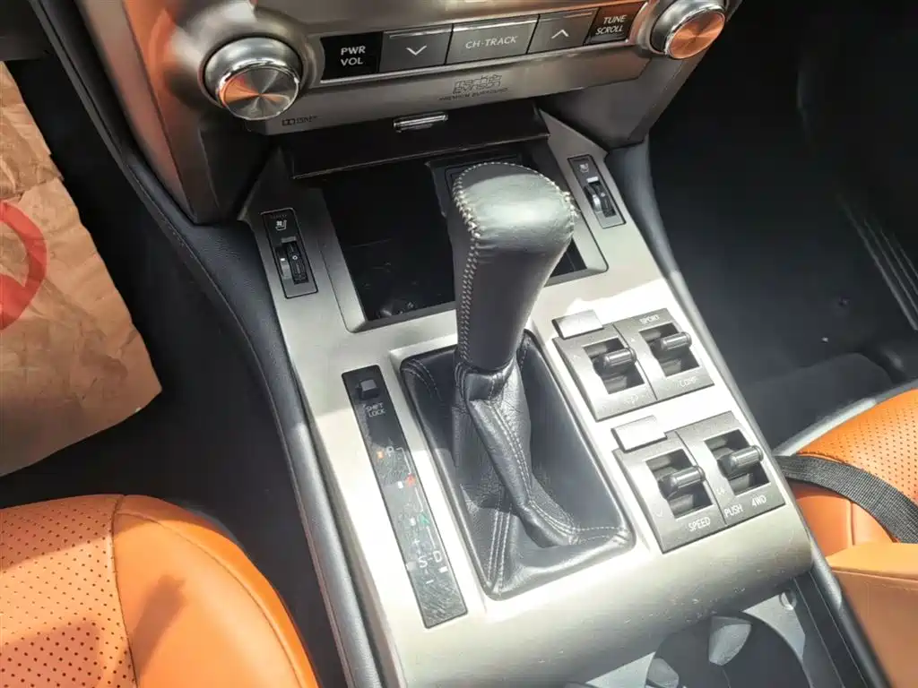 Lexus GX 2015 — фото 14