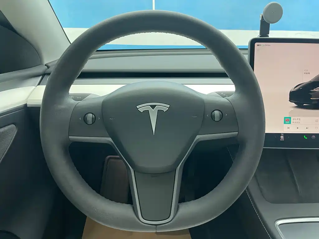 Tesla Model Y 2022 — фото 19
