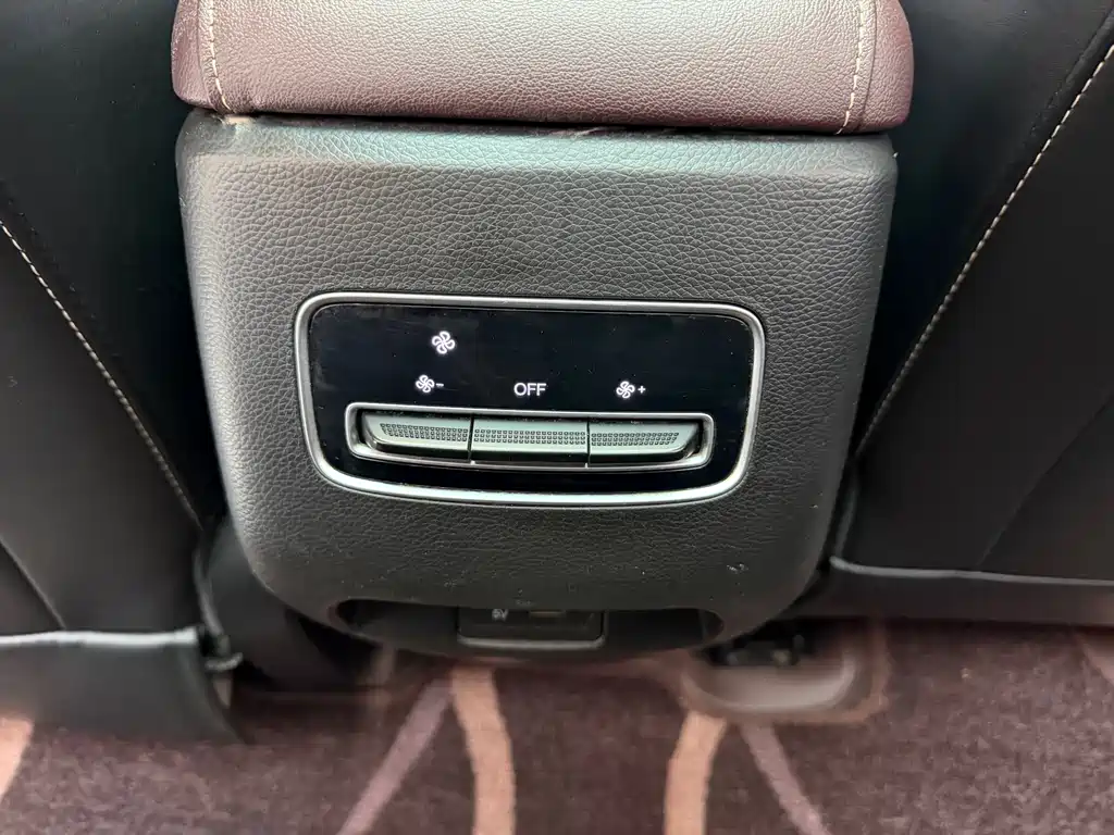 GAC Motor Trumpchi M6 2022 — фото 15