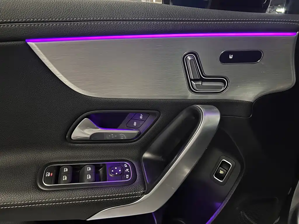 Mercedes-Benz A-Class 2021 — фото 13