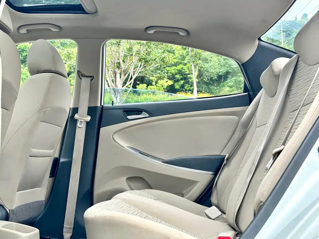 Hyundai Verna 2016 — фото 36